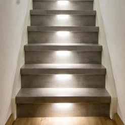 Hot Bo Lundgren Afwerklijst onderkant - Ledstrip helder wit - Vasteras Zwart Houtnerf - 140 x 5,5 cm