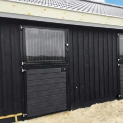 Online Elephant Colourwood board&batten zwart 1,8 x 6,8/18 cm