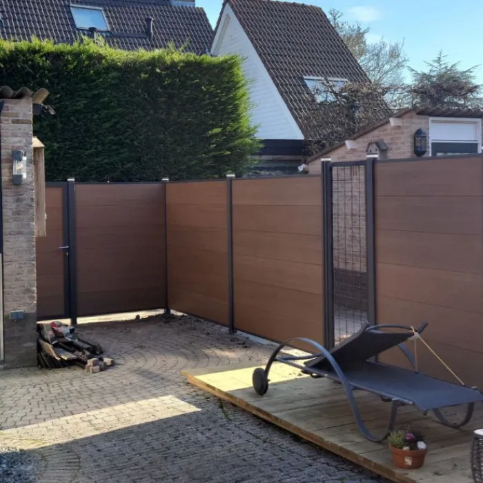 Outlet C-Wood Schutting composiet co-extrusie Como teak met antraciet aluminium kader (180 x 180 cm)