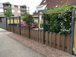 Best C-Wood Zelfbouw schutting composiet Bari bruin gevlamd met antraciet alu accessoires (180 x 123 cm)