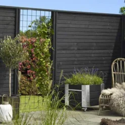 New Plus Danmark Hoekpaal rabatsysteem vuren - 9 x 9 cm zwart geschaafd