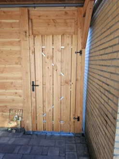 Clearance HomingXL Tuindeur Douglas recht met stalen frame (90 x 195 cm) inclusief zwart beslag