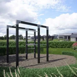 Online Plus Danmark Outdoor fitnesstoestel zwart hout - model 2