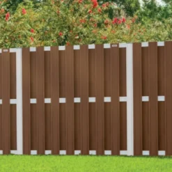 Hot Elephant Schutting composiet Design donkerbruin met blank aluminium frame (180 x 180 cm)