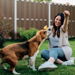 Best Elephant Schutting composiet Design donkerbruin met blank aluminium frame (180 x 180 cm)