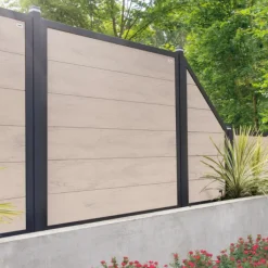 Clearance Elephant Schutting composiet Forte betongrijs met antraciet aluminium kader (180 x 180 cm)