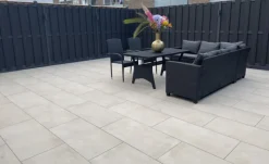 Hot C-Wood Schutting composiet Stijl antraciet met antraciet aluminium frame (180 x 93 cm)