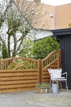 Outlet Plus Danmark Schutting met doorkijk - Rondo schuin groen geimpregneerd (90 x 142/104 cm)