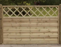 Plus Danmark Schutting vuren - Bergen recht met trellis groen geimpregneerd (180 x 150 cm)