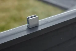 Discount Plus Danmark Schutting zelfbouw vuren Plus Klink met glas zwart (174 x 125 cm)