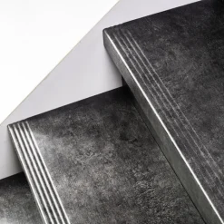 Outlet Stepwood Traprenovatie set - 2 kwart draai - 16 treden SPC toplaag Beton zwart incl. stootborden