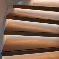 Best HomingXL Trapverlichting LED-strip compleet 130 cm - Set tbv 15 treden - Warm wit