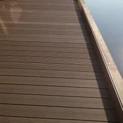 Outlet C-Wood Vlonder totaalpakket composiet 2,1 x 14 cm donker bruin (3 mtr) vlak/grove ribbel